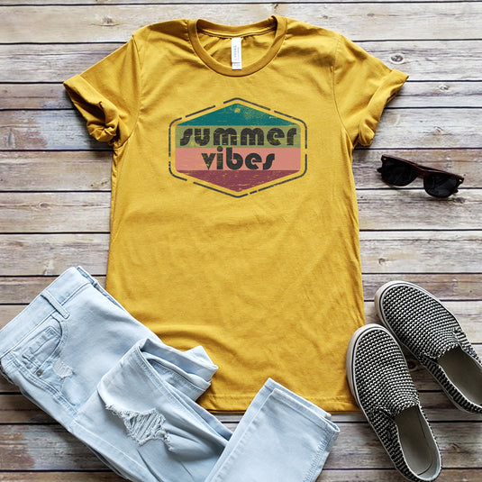 SUMMER VIBES RETRO TEE