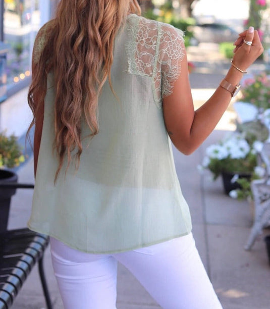 Dreamy Lace Top With Camisole