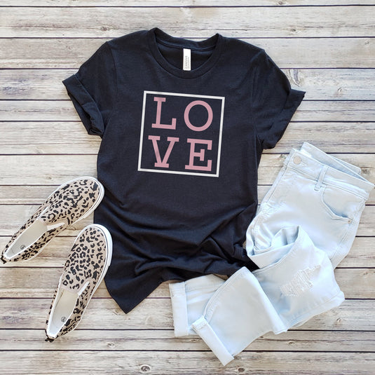 LOVE SQUARE TEE